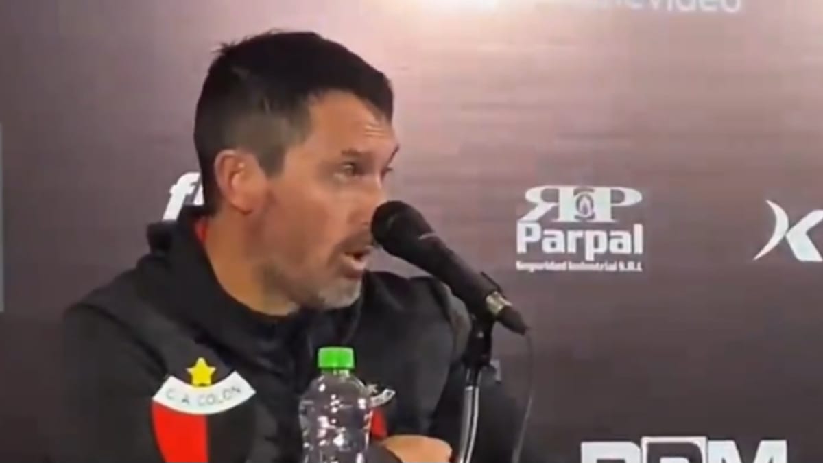 Minella en conferencia
